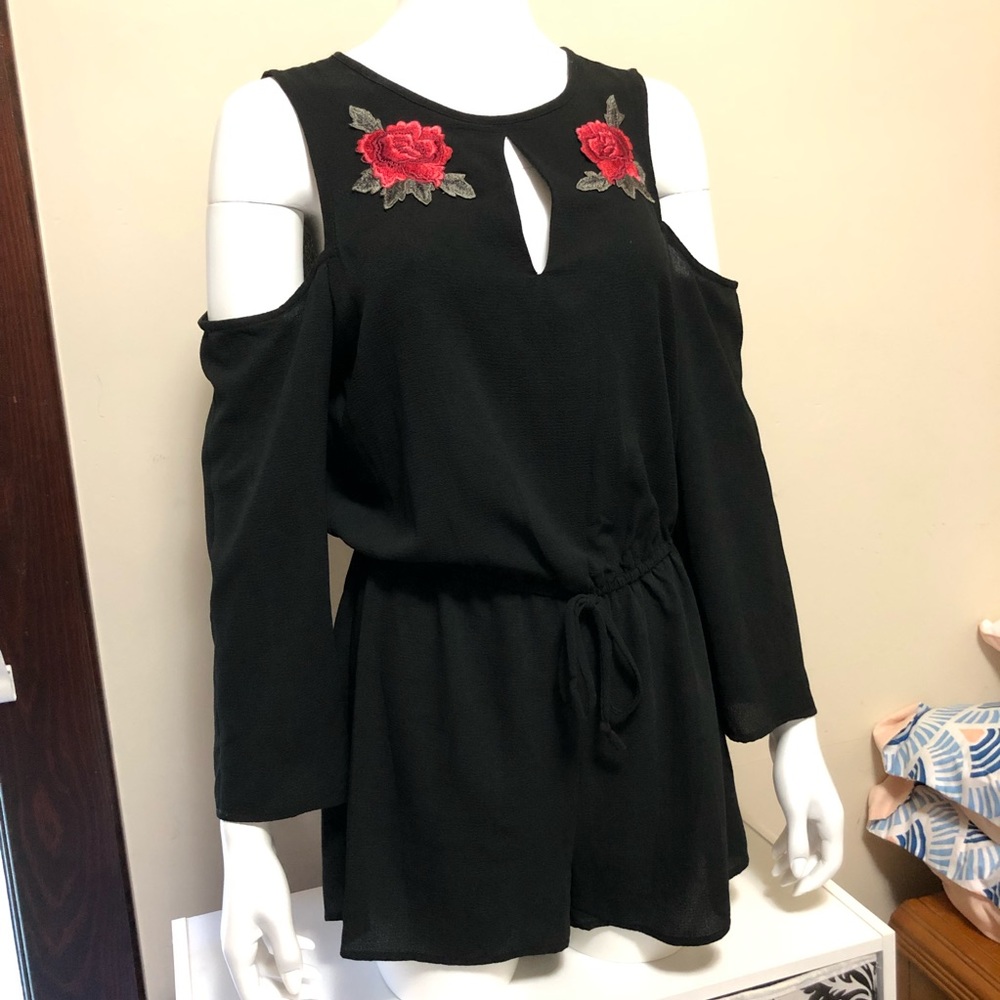 Black Floral detail Romper-Cold shoulder sleeves